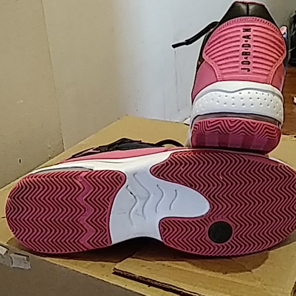 Air Jordan - Picture 3 of 3